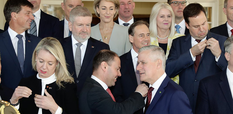 New cabinet gets ready to take "family photo"