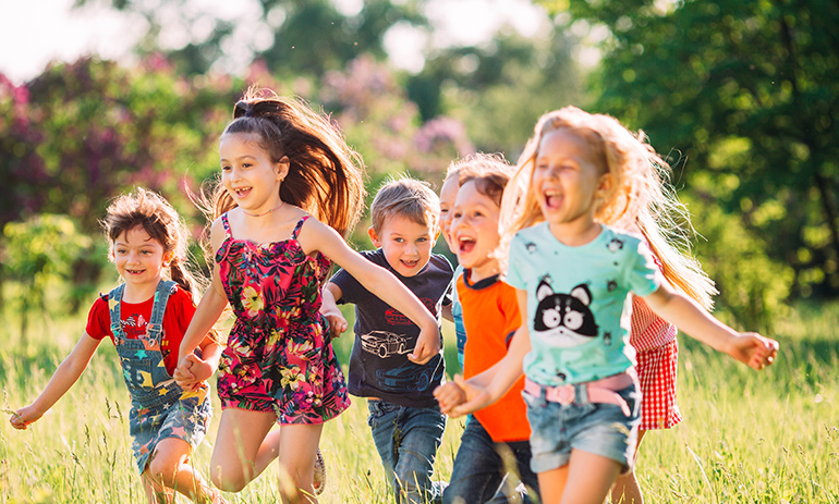 kids running